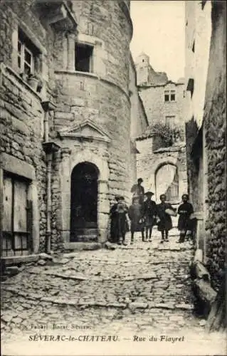 Ak Sévérac le Chateau Aveyron, Rue du Fiayret