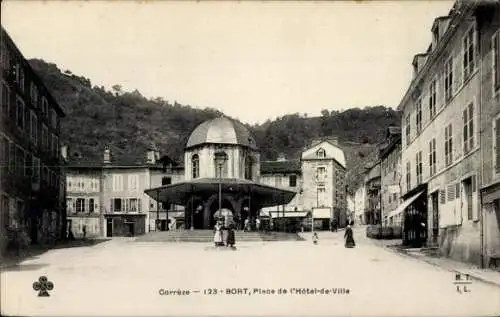 Ak Bort les Orgues Corrèze, Place de l'Hotel de Ville