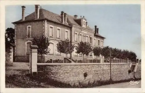 Ak Vignols, Groupe Scolaire - Avenue de Pompadour