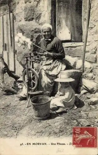 Ak Morvan Nièvre, Frau am Spinnrad, Französische Tracht