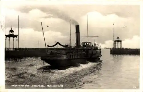 Ak Friedrichshafen am Bodensee, Hafeneinfahrt, Dampfer