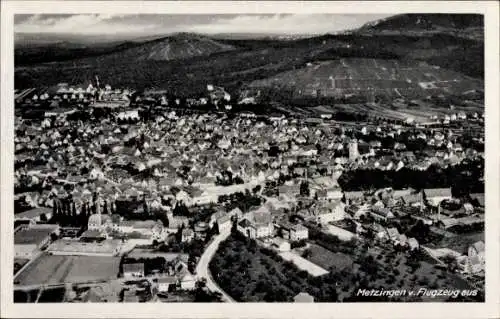 Ak Metzingen in Württemberg, Blick auf den Ort, Fliegeraufnahme