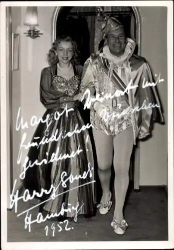 Ak Schauspieler Harry Gondi, Portrait mit Frau, Kostüme, Autogramm