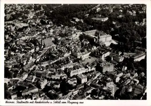 Ak Weimar in Thüringen, Fliegeraufnahme, Stadtmitte mit Herderkiche und Schloss