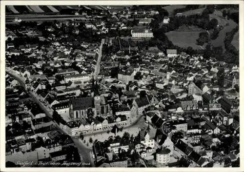 Ak Saalfeld an der Saale Thüringen, Fliegeraufnahme der Stadt