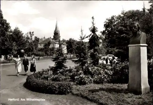 Ak Herford in Westfalen, Wilhelmsplatz, Teilansicht, Denkmal