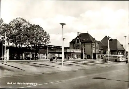 Ak Herford in Westfalen, Bahnhofsvorplatz, Bus