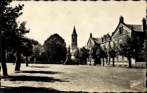 Ak Decazeville Aveyron, Place Cabrol, Gendarmerie