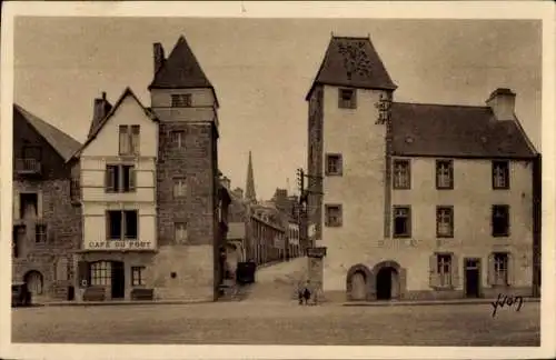 Ak Tréguier Côtes d’Armor, Vieilles maisons sur le port, Café du Port