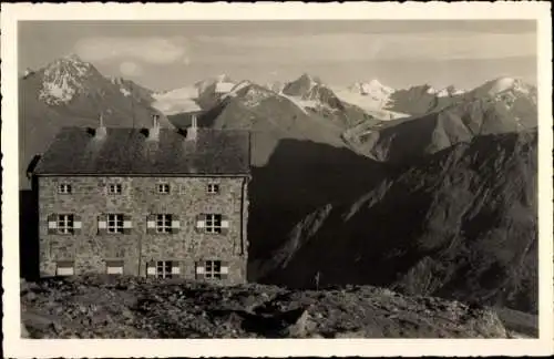 Ak Vent Sölden in Tirol, Breslauer Haus, Breslauer Hütte mit Ramolijoch u. Spiegelkogl