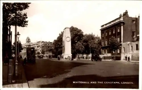 Ak City of Westminster, London, England, Whitehall, Kenotaph-Denkmal