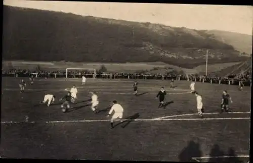 Foto Ak Fußball, Fußballspiel, Fußballer