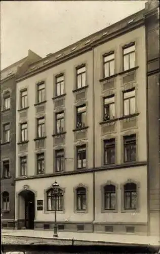 Foto Ak Zwickau, Wohnhaus Moritzstraße 25, Geschäft Zementwaren K. Gustav Weidauer, Anwohner