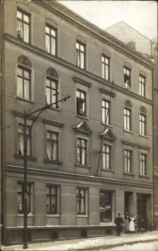 Foto Ak Zwickau, Wohnhaus Werdauer Straße 47, Geschäft William Teich, Anwohner