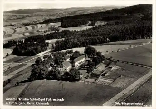 Ak Fahrenbach Tröstau im Fichtelgebirge, Schlossgut Fahrenbach, Fliegeraufnahme