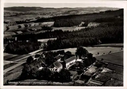 Ak Fahrenbach Tröstau im Fichtelgebirge, Schlossgut Fahrenbach, Fliegeraufnahme