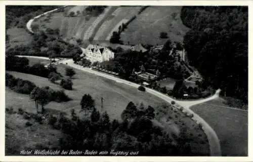 Ak Ebersteinburg Baden Baden am Schwarzwald, Fliegeraufnahme, Luftkurhotel Wolfsschlucht