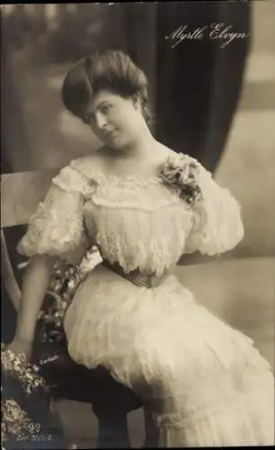 Ak Schauspielerin Myrthe Elvyn, Portrait