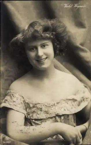 Ak Schauspielerin Violet Wegner, Portrait