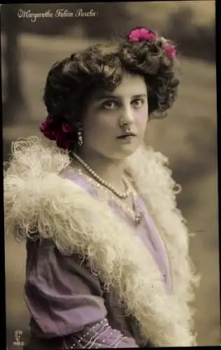 Ak Schauspielerin Margarethe Fehim Pascha, Portrait, Federschal