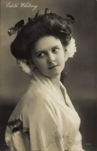 Ak Opernsängerin Edith Whitney, Portrait, Blumen im Haar
