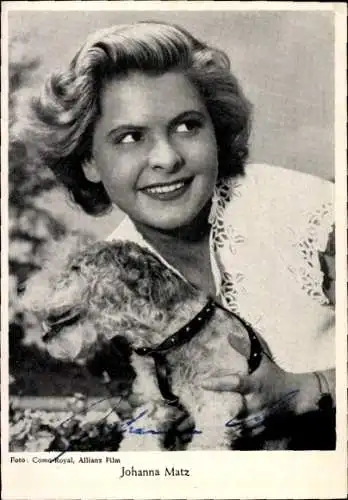 Ak Schauspielerin Johanna Matz, Portrait mit einem Terrier, Autogramm