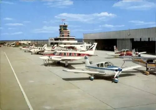 Ak Kassel Calden, Regionalflughafen, Privatflugzeuge, Hangar, Tower