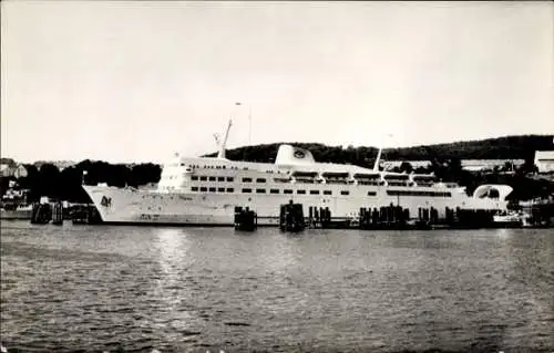 Ak Sassnitz auf der Insel Rügen, Schwedenfähre Trelleborg im Hafen