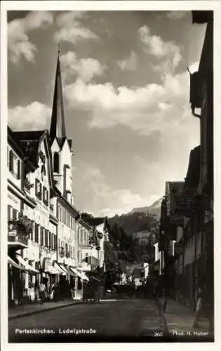 Ak Garmisch Partenkirchen, Blick in die Ludwigstraße, Kirche