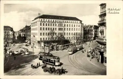 Ak Halle an der Saale, Verkehr auf dem Riebeckplatz, Straßenbahnen, Hotel Goldene Kugel