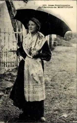 Ak Montluçon Allier, Jeune Bourbonnaise des Environs de Montlucon, Regenschirm, Tracht