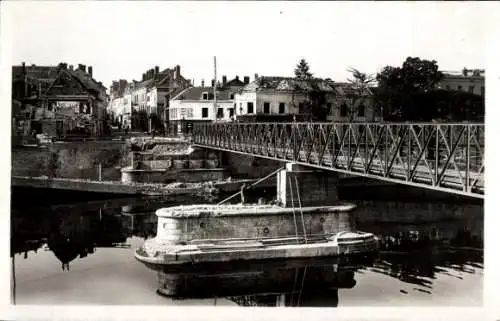 Ak Melun Seine et Marne, Passerelle du Pont de fer et rue St. Ambroise, Brücke