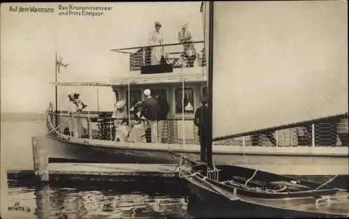 Ak Kronprinzenpaar und Prinz-Eitel-Paar auf dem Wannsee