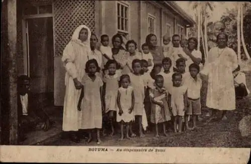 Ak Rotuma Fidschi, Au dispensaire de Sumi, Portrait de groupe