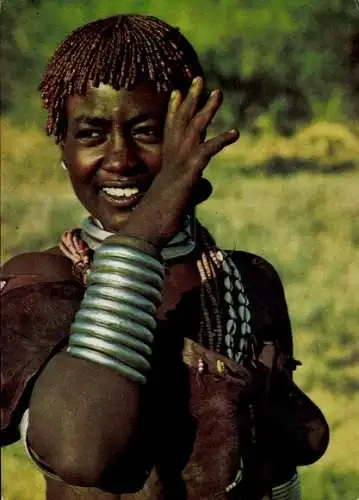 Ak Äthiopien, Omo Valley, barbusige Ureinwohnerin mit Schmuck