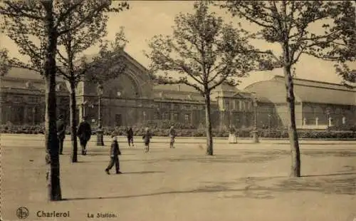 Ak Charleroi Wallonien Hennegau, La Station, Bahnhof, Straßenseite