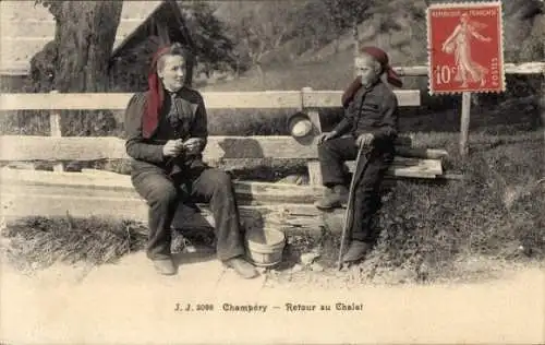 Ak Champéry Kanton Wallis, A la Fontaine, Schweizerische Tracht