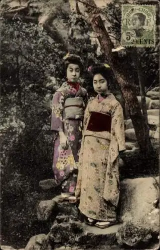 Ak Japan, Japanische Frauen in Kimonos, Garten