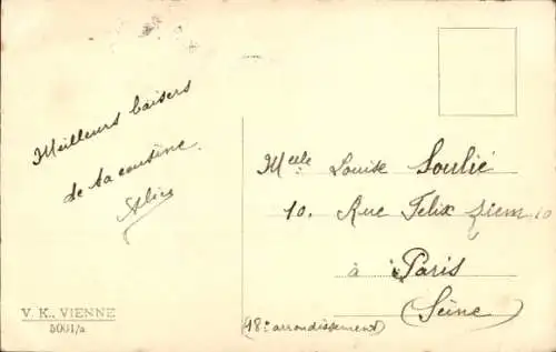 Ak Glückwunsch Neujahr, Frauen mit Stechpalmenzweigen, Kapelle