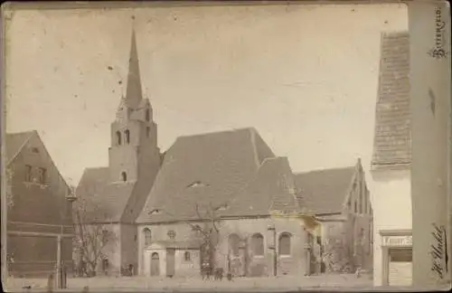 Kabinettfoto Bitterfeld in Sachsen Anhalt, Partie an der Kirche, Handlung Kaiser, Fotograf H. Unkel