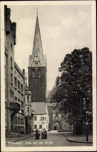 Ak Bitterfeld in Sachsen Anhalt, Blick auf die Kirche