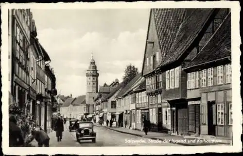 Ak Salzwedel in der Altmark, Straße der Jugend und Rathausturm