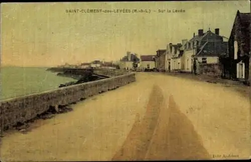 Ak Saint Clément des Levées Maine-et-Loire, Sur la Levee