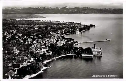 Ak Langenargen im Bodenseekreis, Fliegeraufnahme mit Hafen