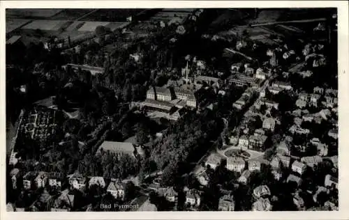 Ak Bad Pyrmont in Niedersachsen, Fliegeraufnahme