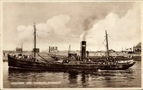 Ak Ĳmuiden Velsen Nordholland, Trawler Flandria, Fährschiff in Hafennähe, Dampfer