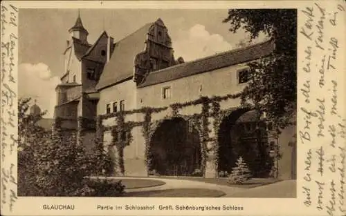 Ak Glauchau an der Zwickauer Mulde in Sachsen, Partie im Schlosshof, Schönburgsches Schloss