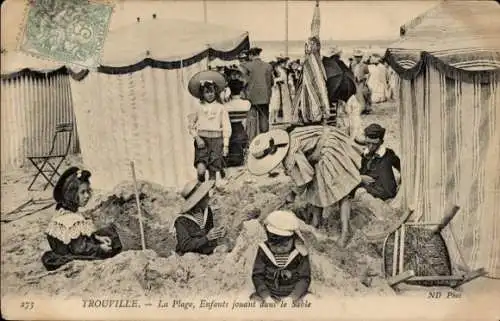 Ak Trouville CPA 76, La Plage, Enfants jouantes