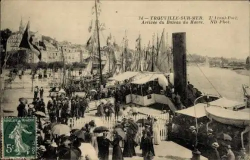 Ak Trouville sur Mer Calvados, L'Avant Port, Arrivee du Bateau du Havre