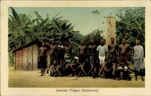 Ak Kamerun, Jaunde-Träger, Gruppenbild